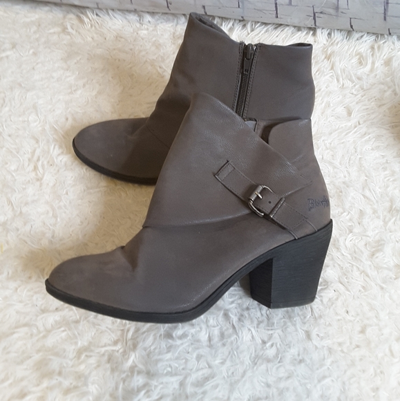 Blowfish Malibu grey faux leather ankle boot with buckle accent size 10 - Picture 3 of 12